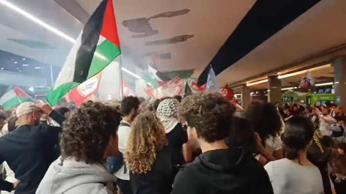 napoli prefettura intensifica controlli dopo proteste per la flotilla