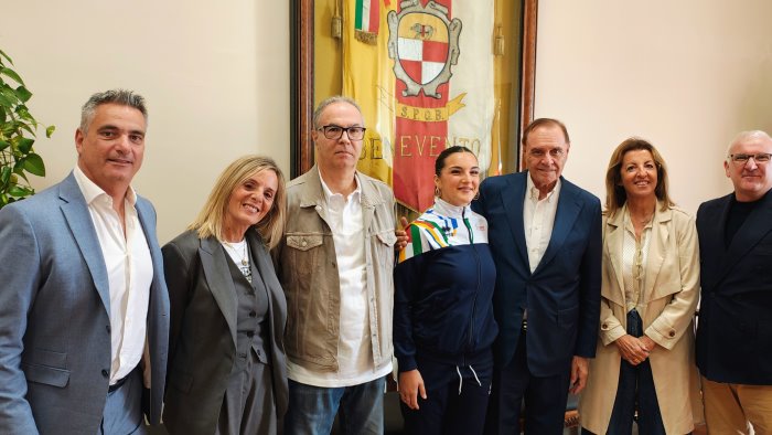 la campionessa di pattinaggio artistico a rotelle parziale ricevuta da mastella