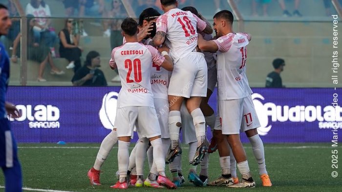 latina benevento ecco i convocati di auteri