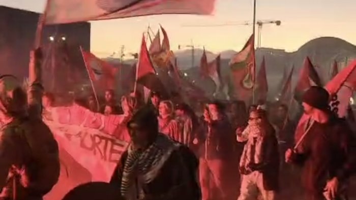 free palestine il corteo pro pal in via marina