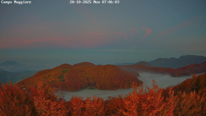 campo maggiore alba da sogno spettacolo mozzafiato sul partenio