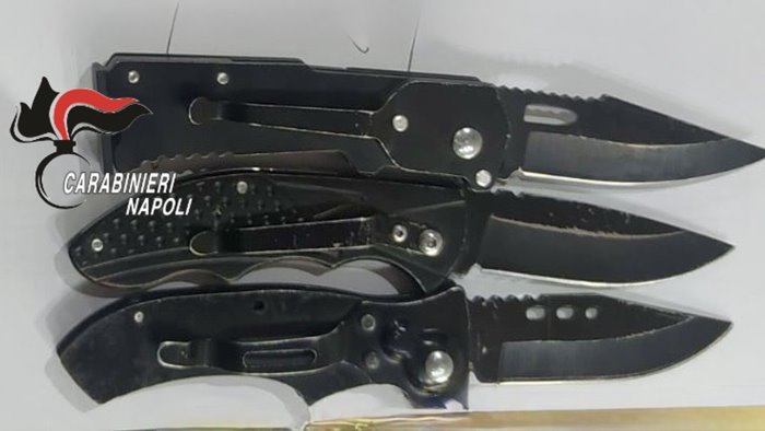 parco verde a caivano scuola e coltelli la dirigente chiama i carabinieri