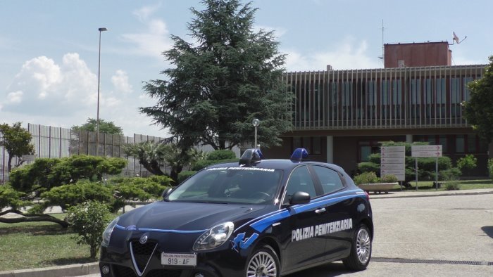 nuovi agenti alla casa circondariale di capodimonte