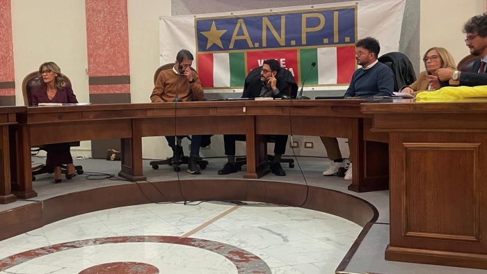 cerreto sannita gremito l incontro dell anpi