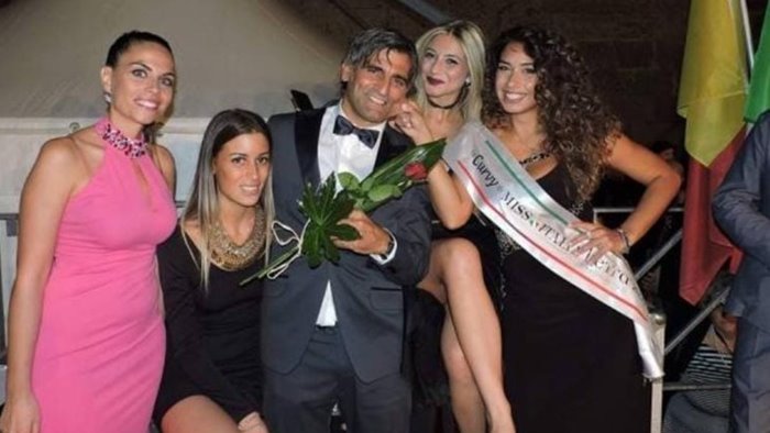 ambasciatore del sorriso 2025 a napoli omaggio al tenore enrico caruso