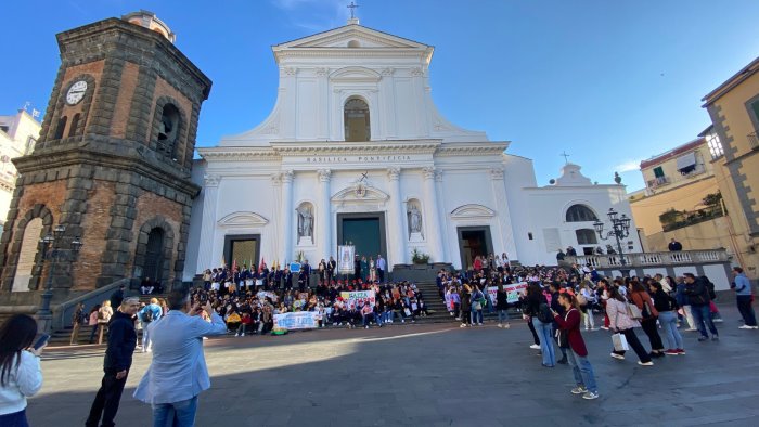 torre del greco la staffetta dei diritti arriva in citta