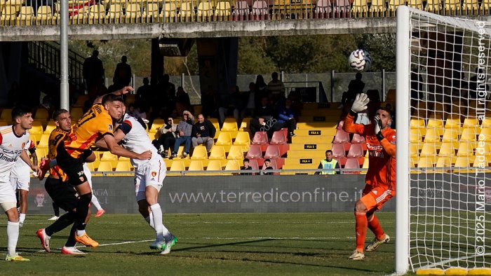 benevento il gol di testa un arma in piu