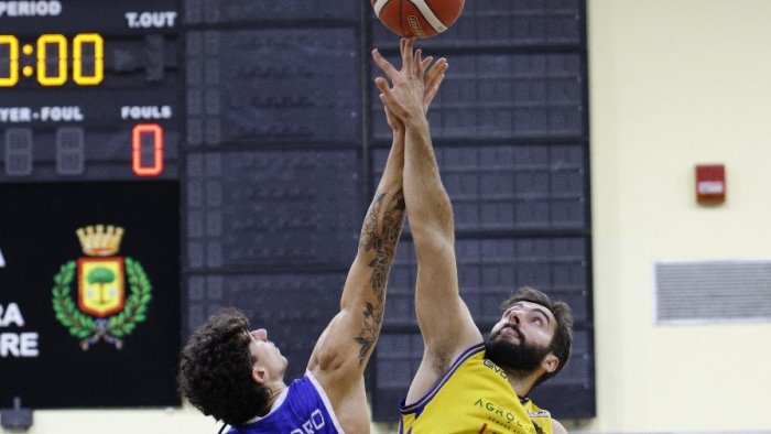 basket la power nocera supera fabriano e centra la prima vittoria