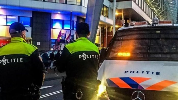 arrestati senza reato 180 tifosi del napoli ad eindhoven ecco la pre crimine