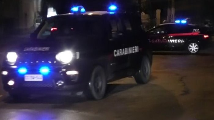 botti illegali e sigarette di contrabbando arresto e sequestro