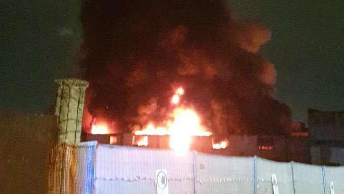 incendio a ponticelli il prefetto riunisce il centro coordinamento soccorsi