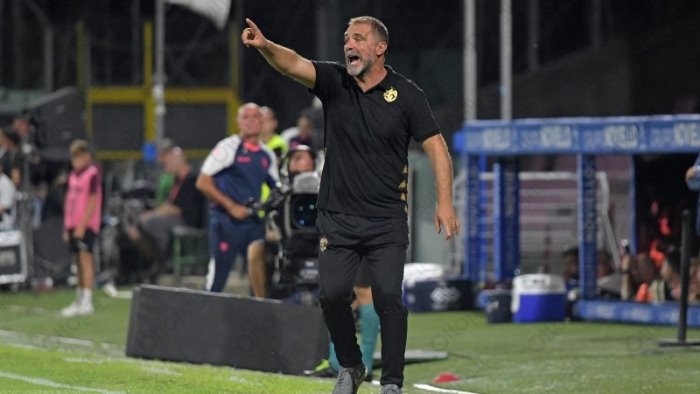 avellino rush finale per il recupero di tutino spezia con d angelo al partenio