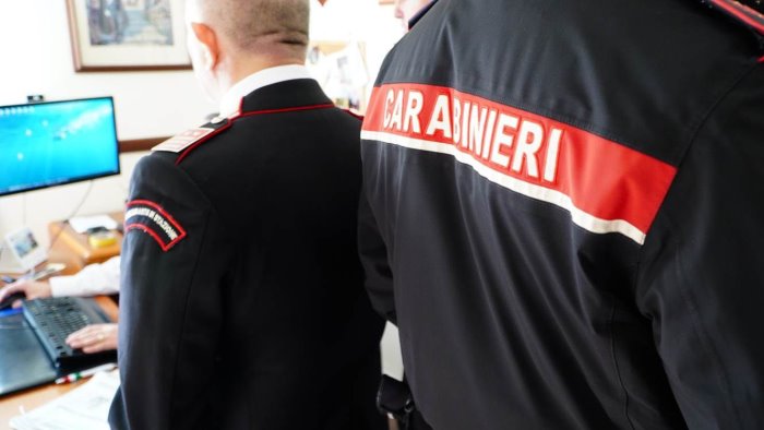 anziana colpita da infarto in strada salvata dai carabinieri