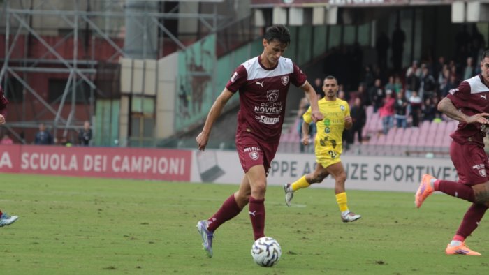 salernitana sospiro di sollievo per inglese escluse lesioni al ginocchio