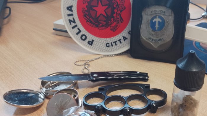 battipaglia baby gang sorpresa con coltelli e tirapugni due denunciati