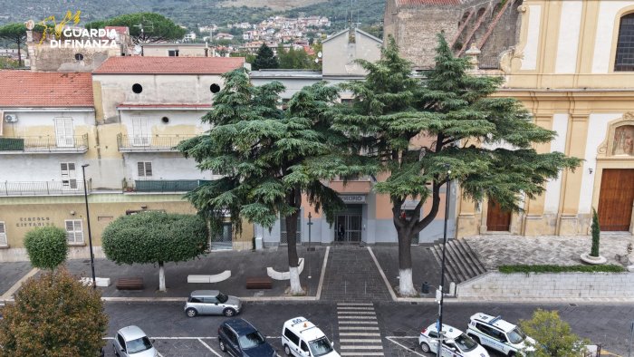 voti alle elezioni in cambio di appalti e favori il sistema s maria a vico