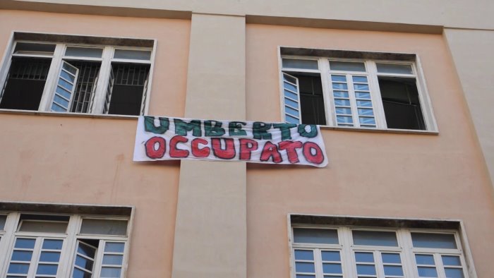 gli studenti in occupazione rispondono al comune di napoli ascoltateci