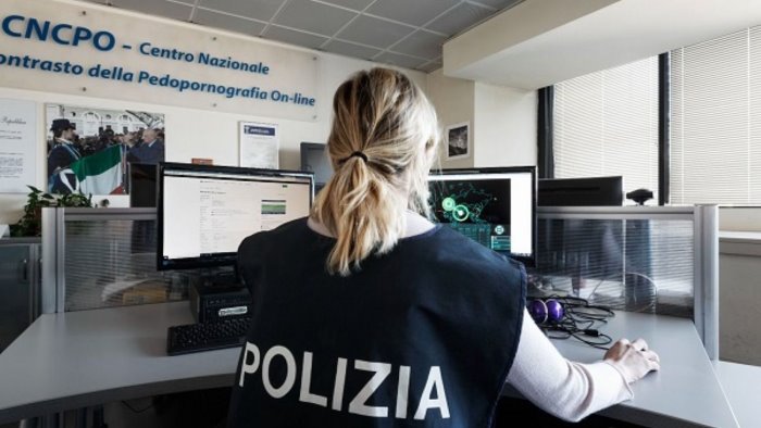 foto e video di minori arrestato un salernitano per pedopornografia