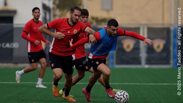 benevento al lavoro verso il catania all avellola seduta a pieno ritmo foto