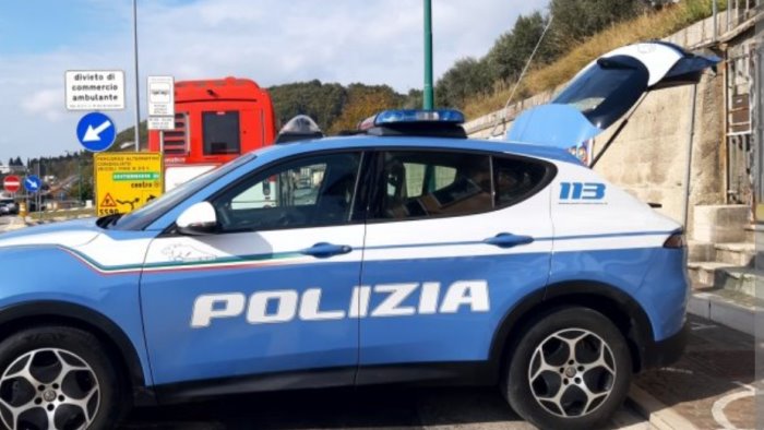 avellino tenta la truffa dello specchietto sul raccordo arrestato 29enne