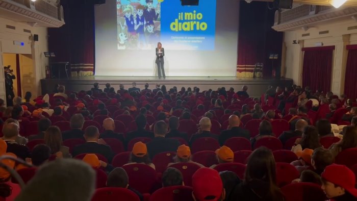 il mio diario presentato il quaderno didattico interattivo della polizia