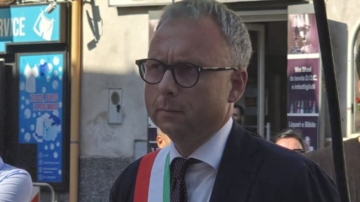 casoria sindaco azzera la giunta serve un governo solido e unito