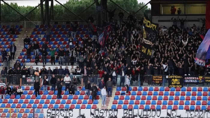 casertana carica ultras alla rifinitura siate baluardo lottate per noi