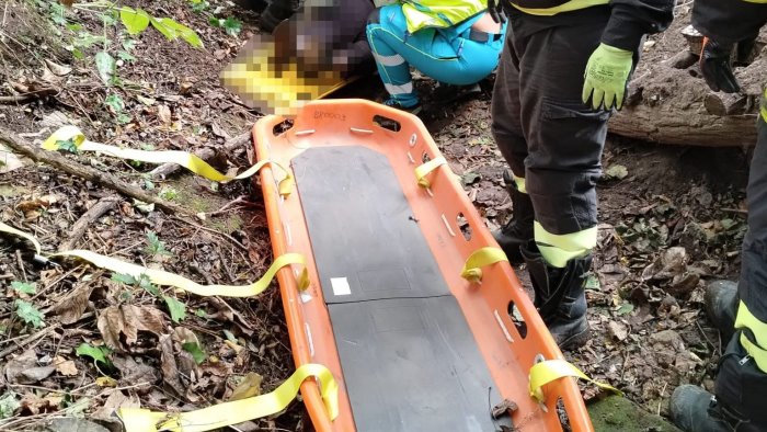 donna precipita in un dirupo salvata dai vigili del saf