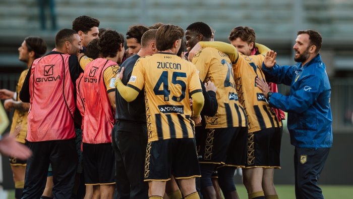 padova juve stabia 2 2 non bastano cacciamani e de pieri pari in veneto
