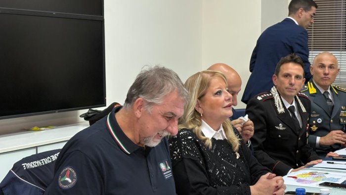 terremoto ciciliano ad avellino in prefettura quadro rassicurante