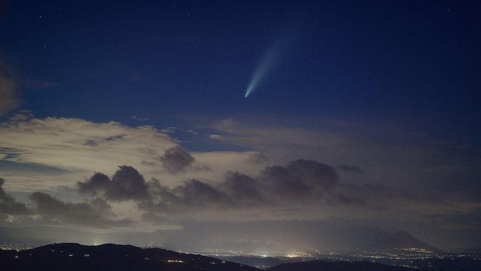 la cometa c 2025 a6 lemmon immortalata ad ariano franza grazie francesco lops