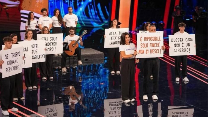 l aps danilo d argenio protagonista su canale 5 commozione e applausi