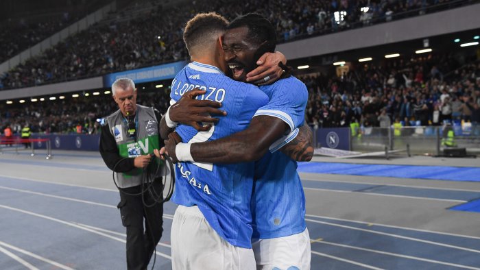 e gia vigilia di campionato tra euforia e polemiche domani il napoli a lecce