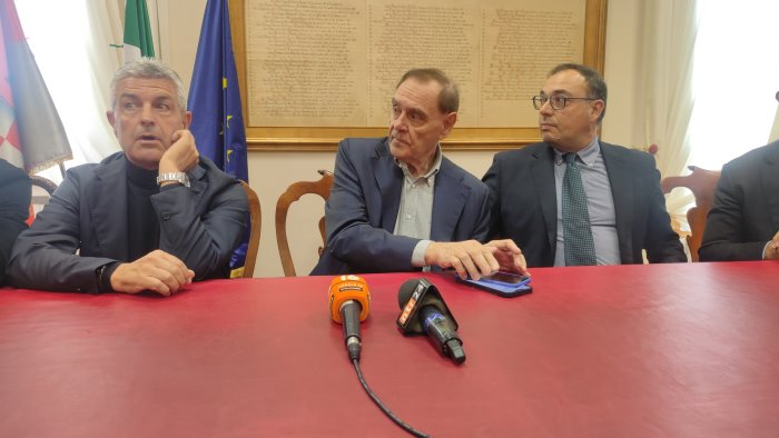 terremoto domani scuole aperte mastella denuncia chi diffonde fake news