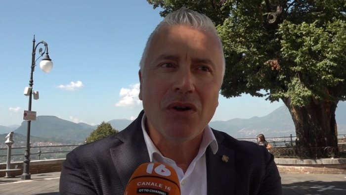 terremoto chiude il comune di santo stefano del sole inagibile