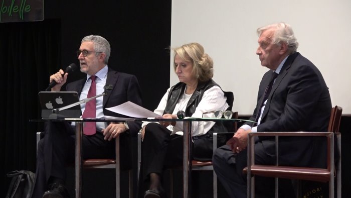 codice dello spettacolo a napoli si discute delle risorse servono fondi