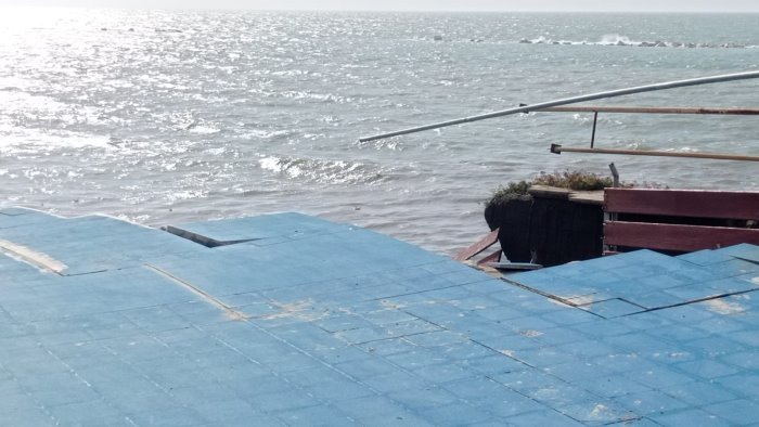 crollo al pattinodromo il codacons diffida il comune intervenire con urgenza