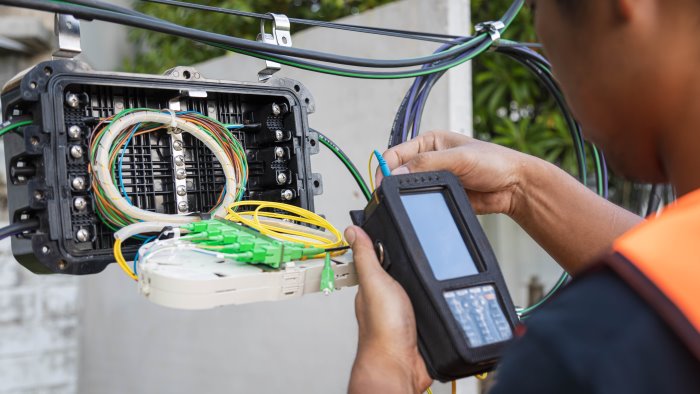 lavori fibra ottica via camerario interdetta al traffico e alla sosta