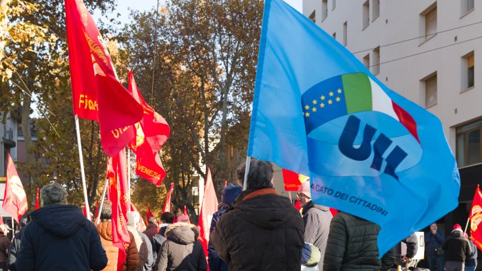 la uil campania promuove il camper per la sicurezza nei cantieri edili