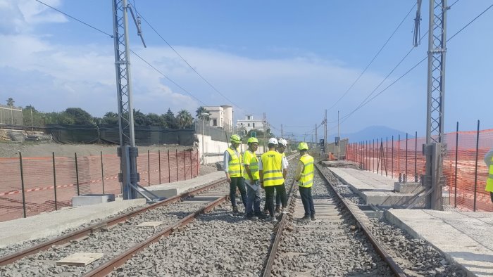 l odissea e finita tornano i treni sulla linea storica napoli salerno