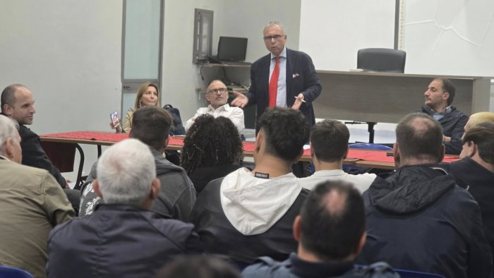 casoria guarda avanti grande partecipazione all incontro del programma prius