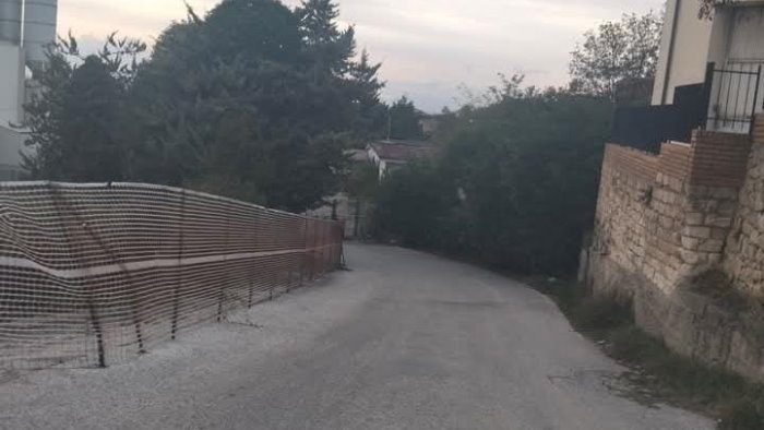 ariano strada al buio a san tommaso residente cade mentre torna a casa