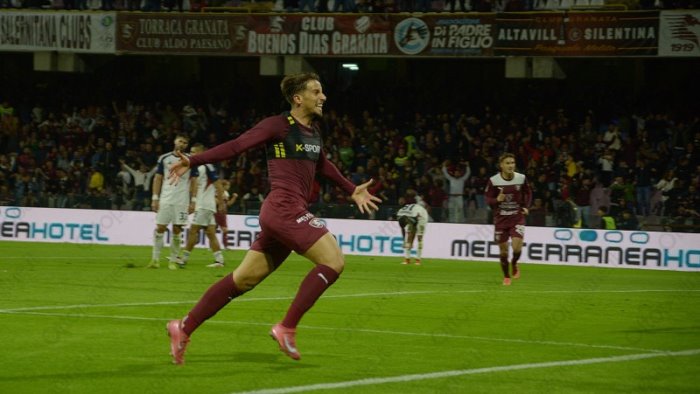 salernitana liguori sblocca tutto l attacco raffaele si gode le frecce granata