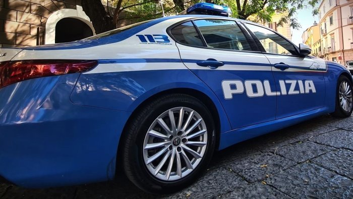 napoli accoltellato dopo lite a torre annunziata sospetti su un uomo