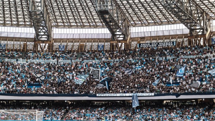 summit allo stadio maradona discussioni aperte sul terzo anello e la vendita