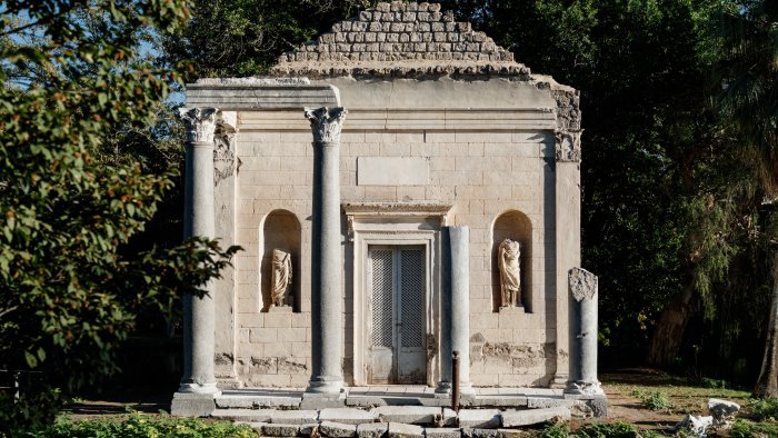 reggia di caserta conclusi i lavori al tempio diruto e al ricovero dei cigni