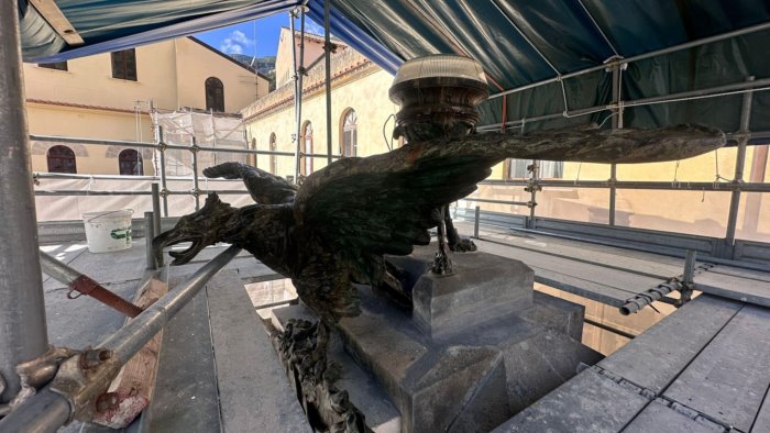 amalfi monumento ai caduti ritorna al suo antico splendore