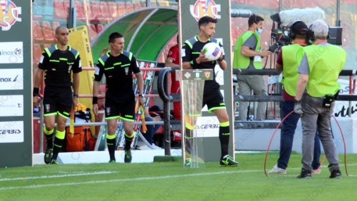 l arbitro di avellino reggiana ha gia diretto un match dei lupi in stagione