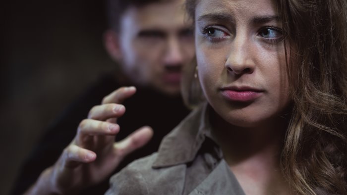 perseguitava una donna da tempo arrestato 50enne per stalking