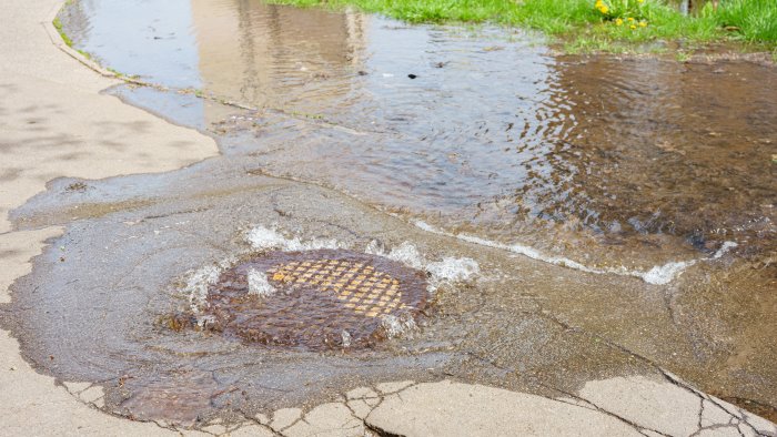 pagani caditoie e tombini ostruiti mariconda fdi accusa il comune